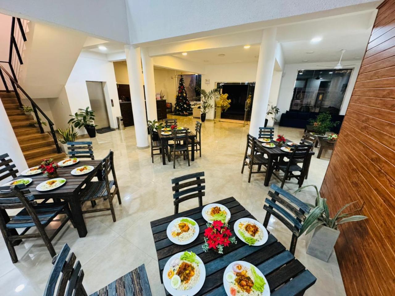 Lucky Transit Hotel - Katunayake Airport Luaran gambar