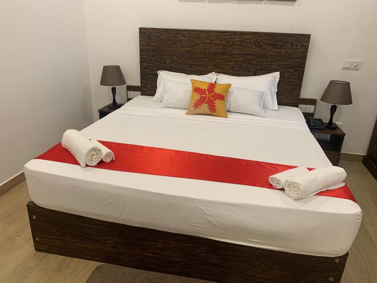 Lucky Transit Hotel - Katunayake Airport Luaran gambar